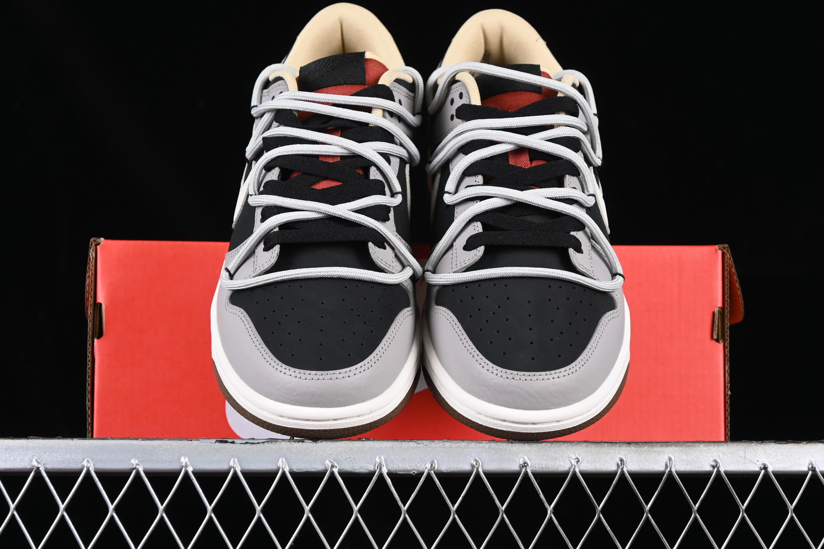 All Categories Nk SB Dunk Series Nk SB Dunk Low Low-top Sneakers Nk SB Dunk Low Bubble Jellyfish Dormant Volcano SB Strap Low-top Casual Sneakers DR9704-200